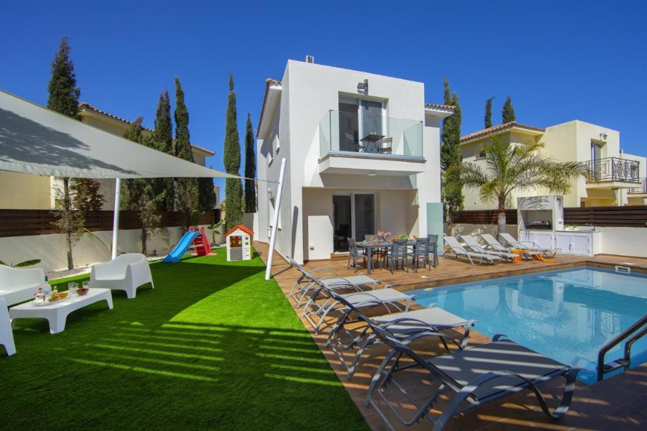 Tsokkos Family Villa - Pool Garden 2' Walk To Beach Protaras Exterior foto